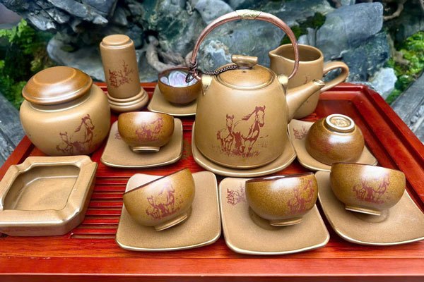 Bộ ấm chén gốm Bát Tràng