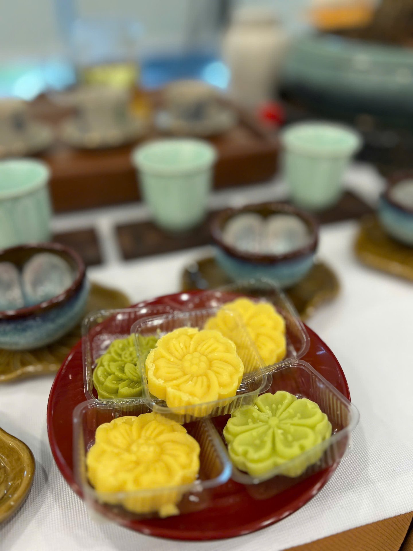 Bánh chè kho Bằng An bên chén trà tại Tea Connect Tea Show 2026
